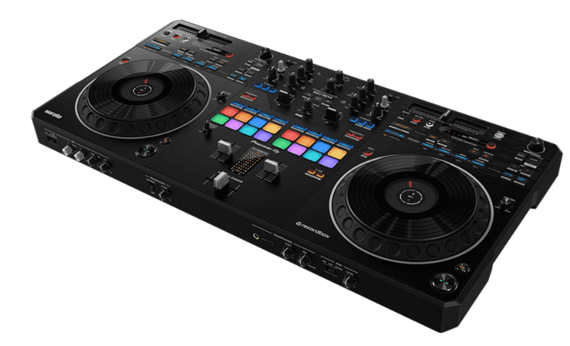 ה-DDJ-REV5 הוא קונטרולר מהדור החדש עם תאימות Serato DJ Pro ו-rekordbox. יחידת 2 ערוצים זו מציעה חווית